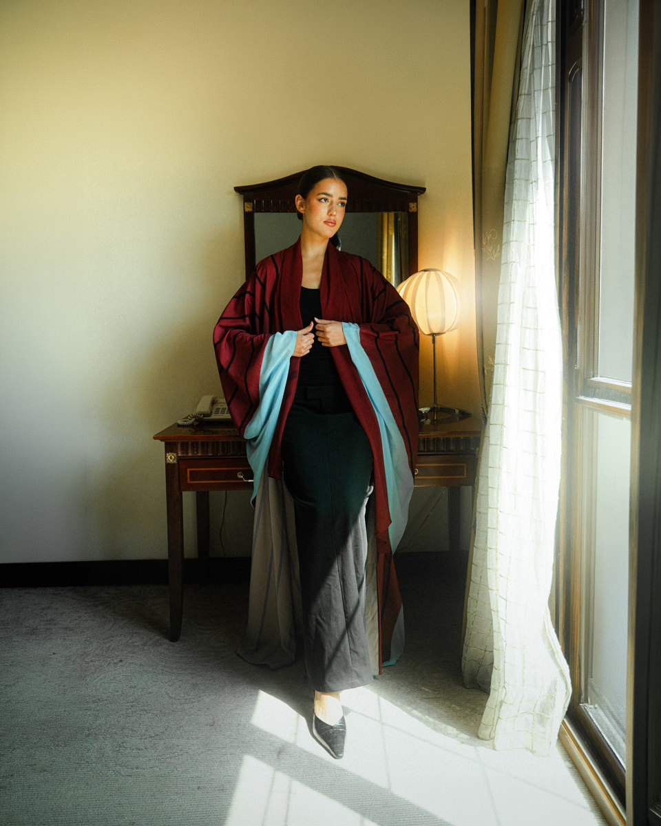 عباية ريد ثيوري من مجموعة ABAYA AESTHETIC